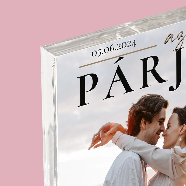 Újság Címlap: Az Év Párja - Akrilüveg