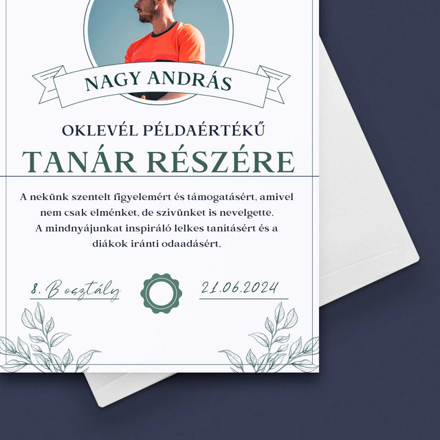 Fotó És Felirat: Oklevél Példaértékű Tanár Részére - Üdvözlőlap