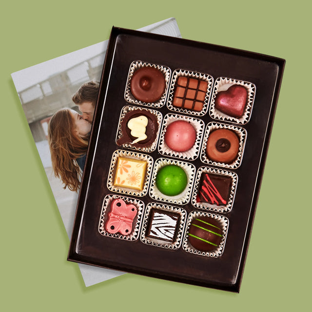 Fotókollázs: Iniciálék, Szívek - Praliné