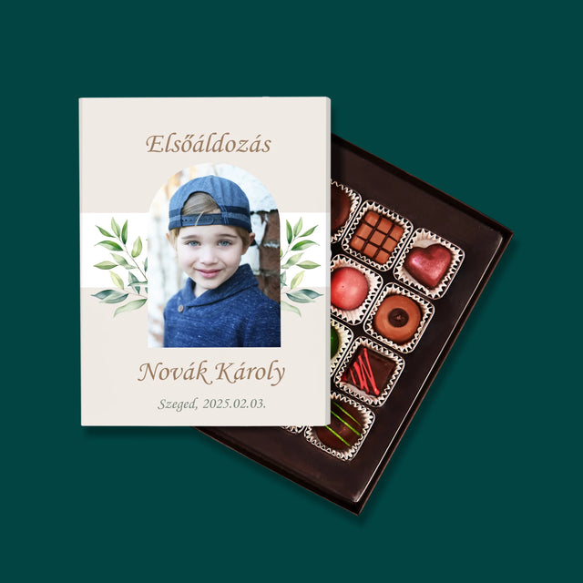 Fotó És Felirat: Elsőáldozás, Ünnepi Köszöntés - Praliné