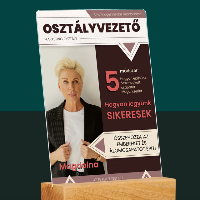 Újság Címlap: Osztályvezető - Akrilüvegre Nyomtatott Kép