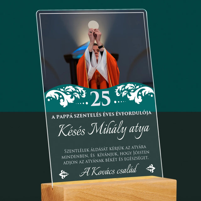 Fotó És Felirat: A Pappá Szentelés Évfordulójára - Akrilüvegre Nyomtatott Kép
