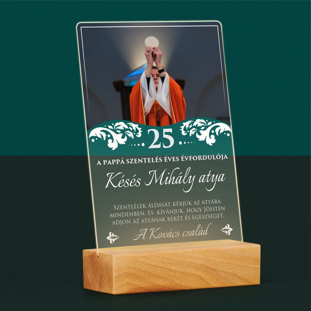 Fotó És Felirat: A Pappá Szentelés Évfordulójára - Akrilüvegre Nyomtatott Kép