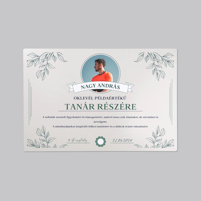 Fotó És Felirat: Oklevél Példaértékű Tanár Részére - Íróasztal Alátét