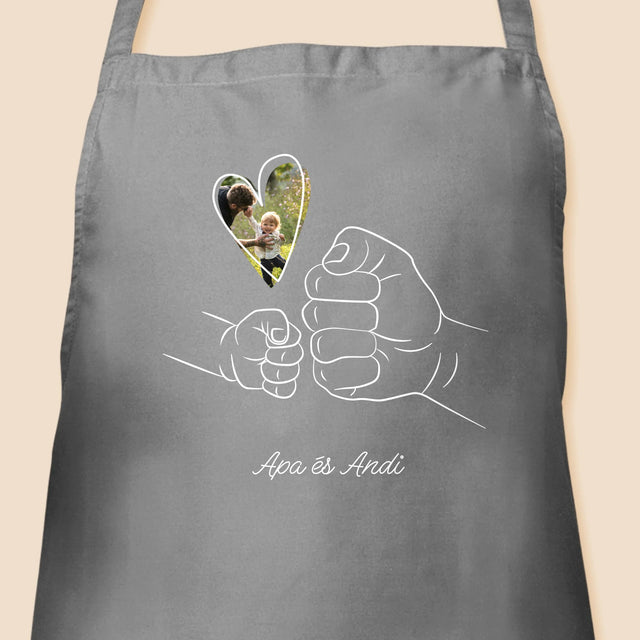 Fotó és felirat: Apa-gyermek kézzel nyomtatott kötény | HU