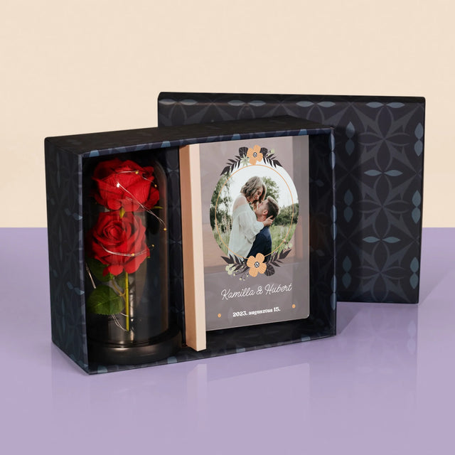 Fotó És Felirat: Szerelmesek - Ajándékkészlet Üvegre Nyomtatott Képpel És Örök Rózsával
