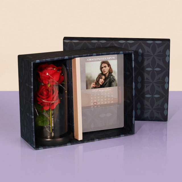 Fotó És Felirat: A Mi Különleges Napunk - Ajándékkészlet Üvegre Nyomtatott Képpel És Örök Rózsával