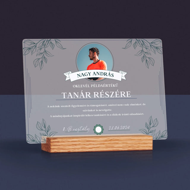 Fotó És Felirat: Oklevél Példaértékű Tanár Részére - Akrilüvegre Nyomtatott Kép