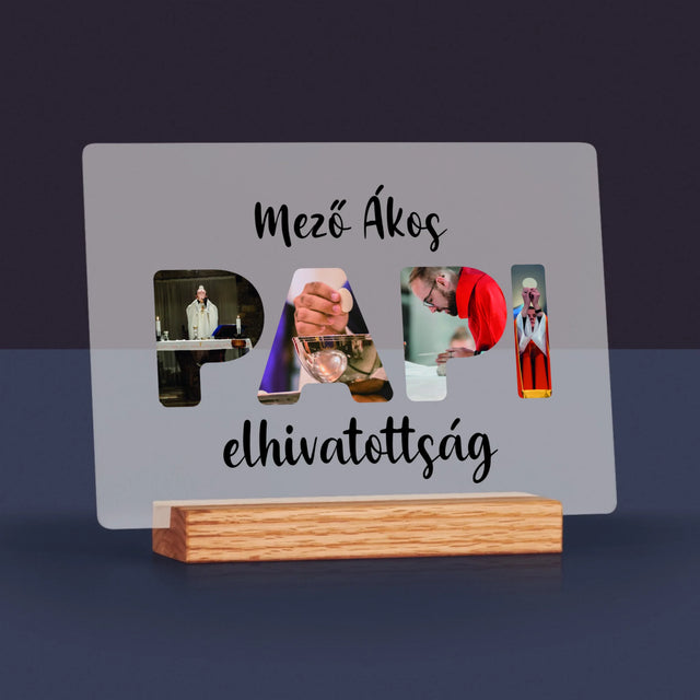 Szó Fotókból: Papi Elhivatottság - Akrilüvegre Nyomtatott Kép