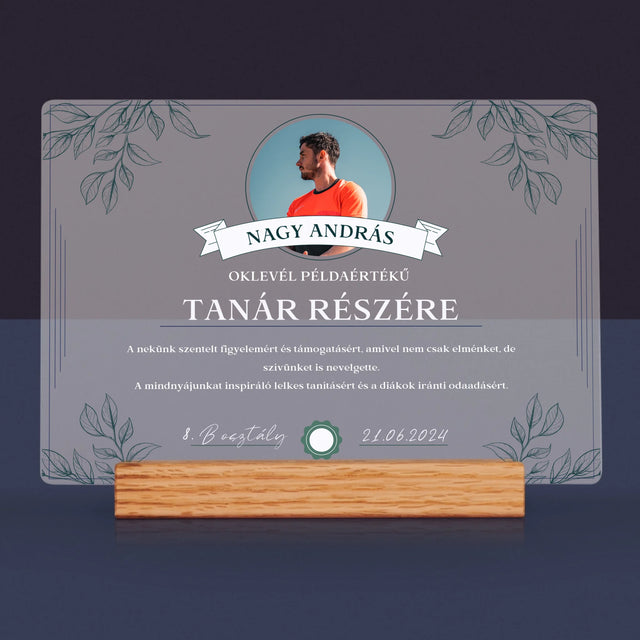 Fotó És Felirat: Oklevél Példaértékű Tanár Részére - Akrilüvegre Nyomtatott Kép