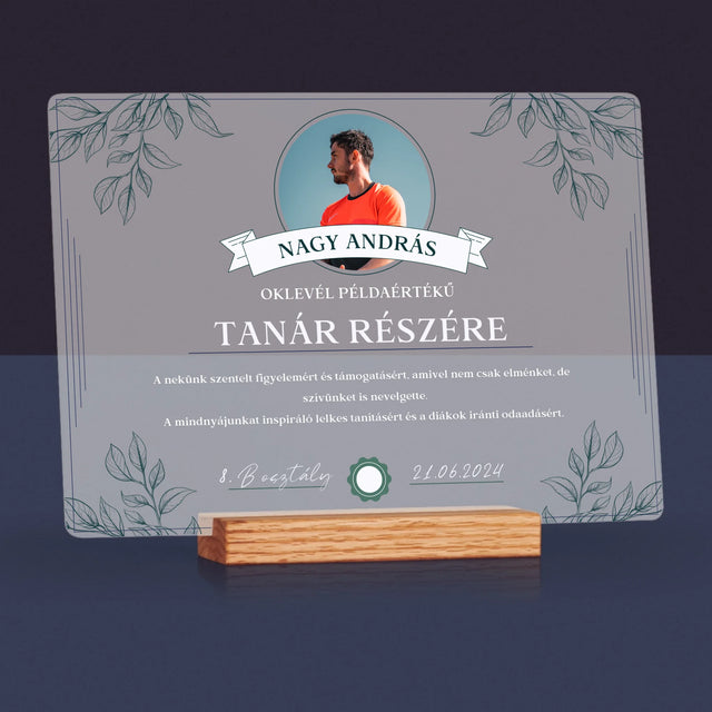 Fotó És Felirat: Oklevél Példaértékű Tanár Részére - Akrilüvegre Nyomtatott Kép