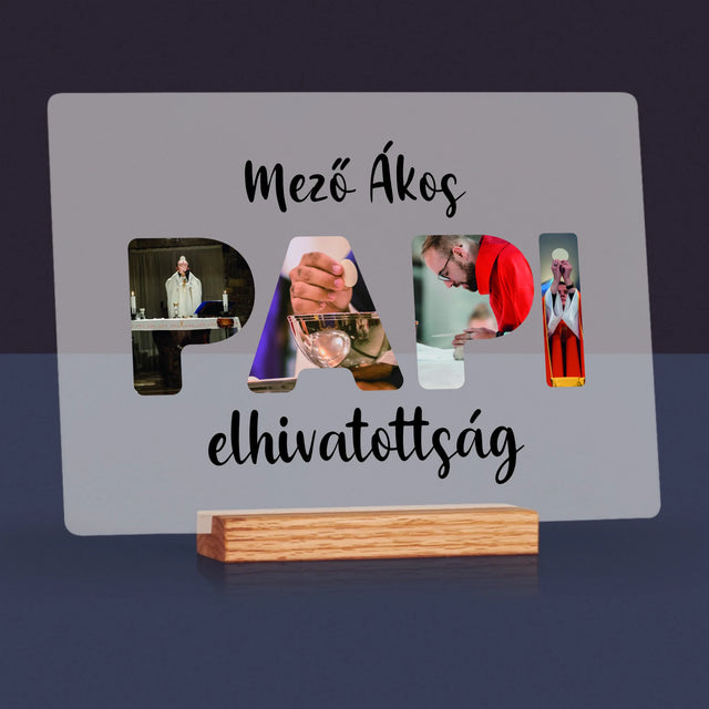Szó Fotókból: Papi Elhivatottság - Akrilüvegre Nyomtatott Kép