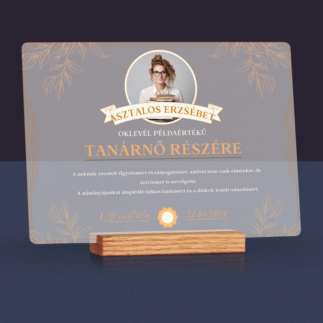 Fotó És Felirat: Oklevél Példaértékű Tanárnő Részére - Akrilüvegre Nyomtatott Kép