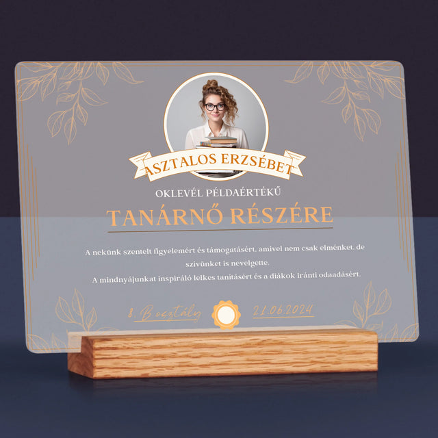 Fotó És Felirat: Oklevél Példaértékű Tanárnő Részére - Akrilüvegre Nyomtatott Kép