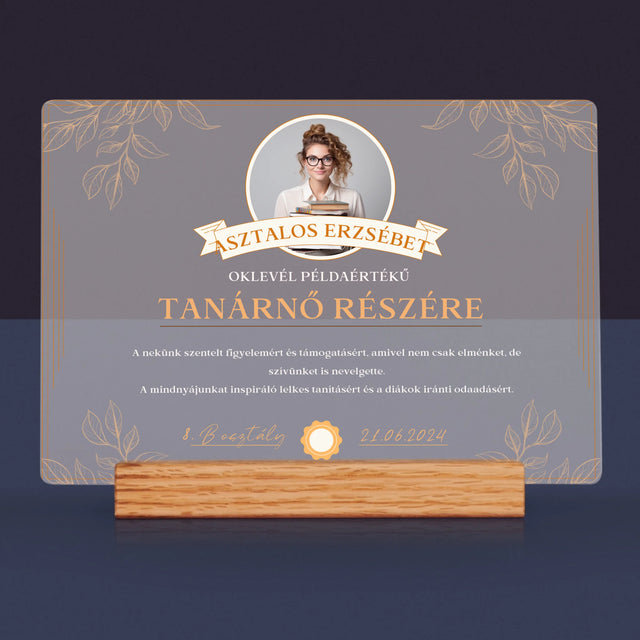 Fotó És Felirat: Oklevél Példaértékű Tanárnő Részére - Akrilüvegre Nyomtatott Kép