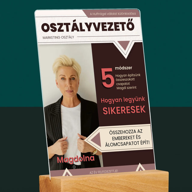 Újság Címlap: Osztályvezető - Akrilüvegre Nyomtatott Kép