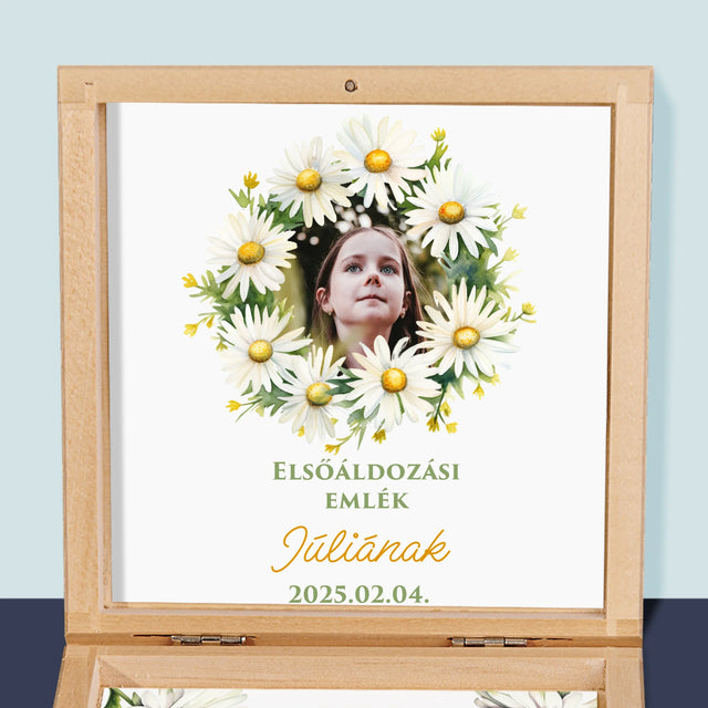 Fotó És Felirat: Elsőáldozási Emlék, Százszorszép  - Rózsafüzér